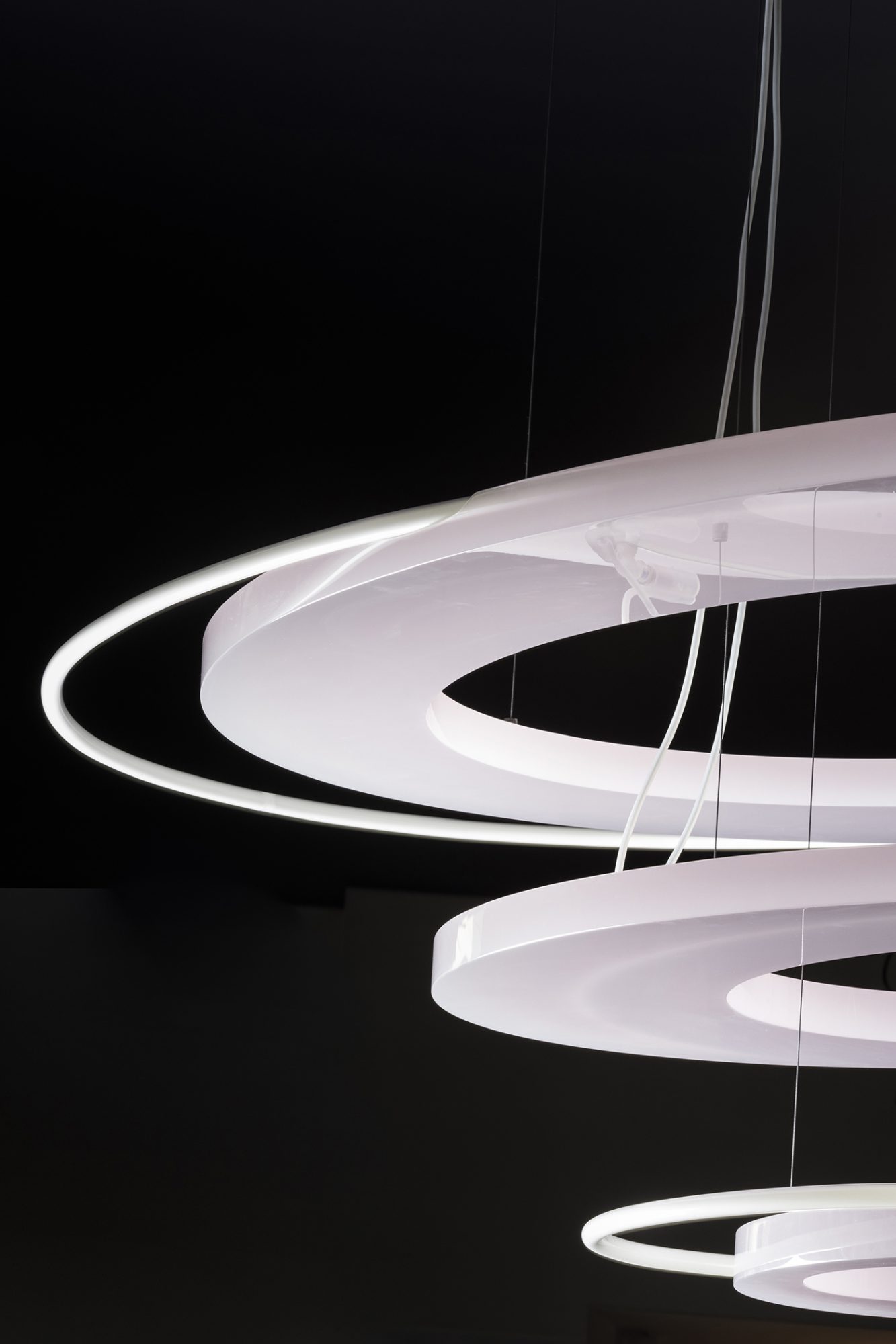 Hula chandelier 3